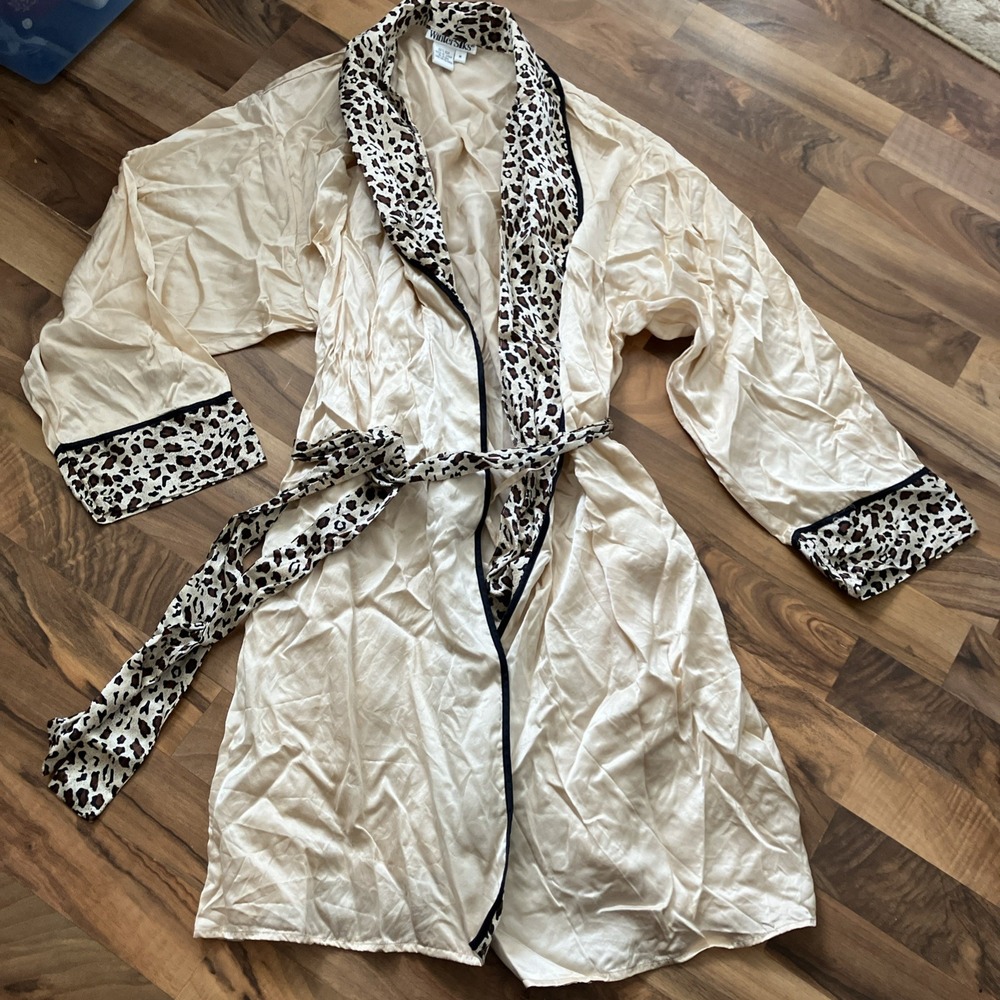 VTG WinterSilks Luxurious ivory‎ 100% Silk Robe size medium Cheetah Print trim